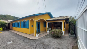 Casa 300m da praia com lindo jardim!